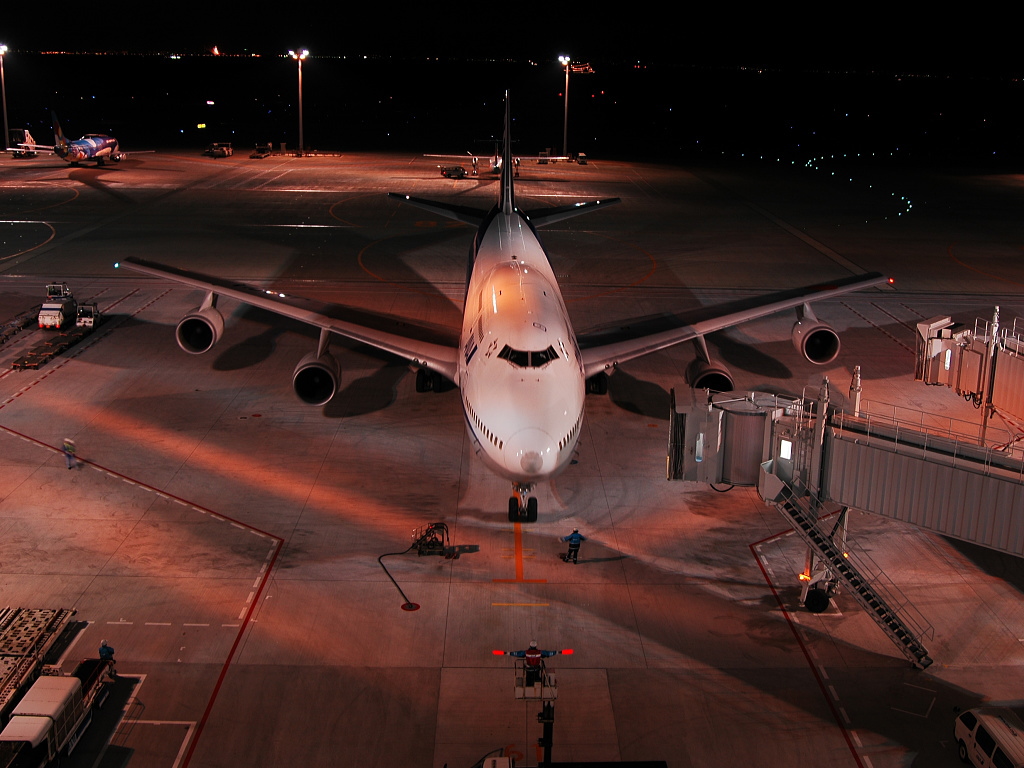 荷蘭空運(yùn)價(jià)格，MU空運(yùn)專線，深圳大智通國際貨運(yùn)